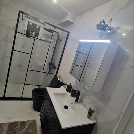 Danube House בית הארחה 3*