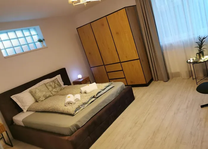 בית הארחה Danube House 3*